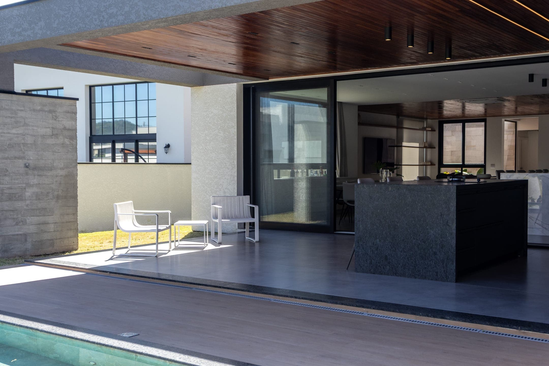 Casa Sintra | Sofisticação e Exclusividade em Balneário Camboriú - Condomínio Caledônia — foto 2